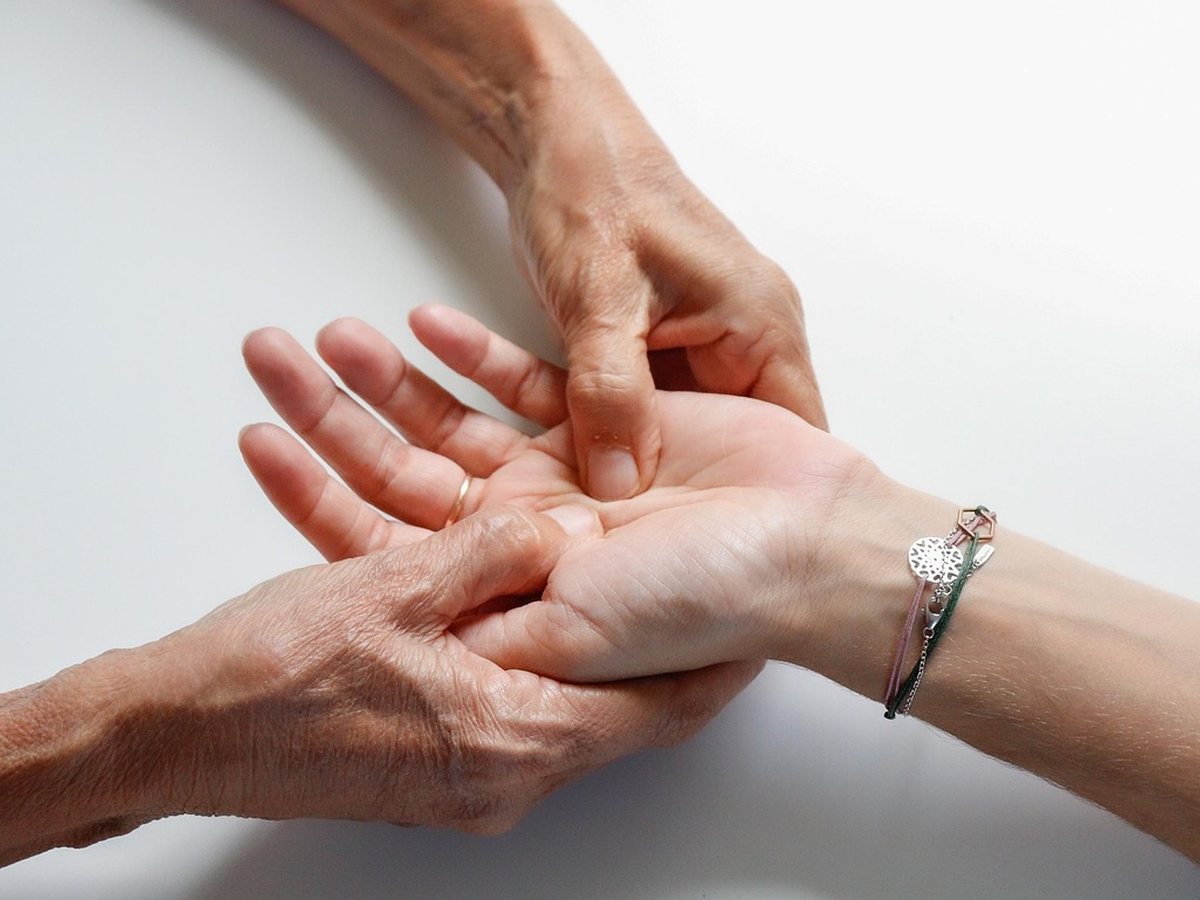 Modelage relaxant des mains